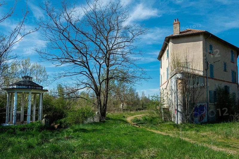 Old thermal establishment. Sainte Marguerite, Saint Maurice es Allier, Puy de Dome, France, Europe