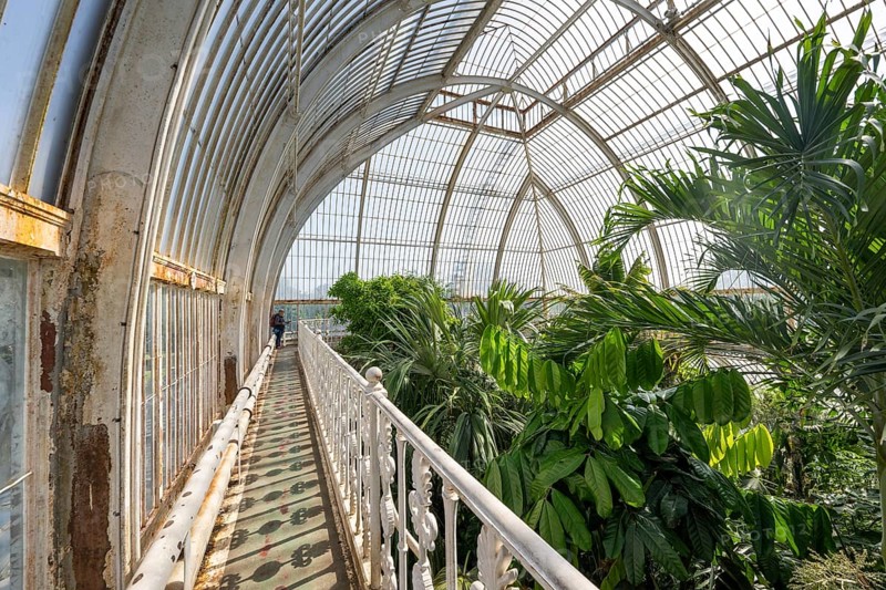 Palm House, oldest Victorian greenhouse in the world, Royal Botanic Gardens, Kew, London, England, Great Britain