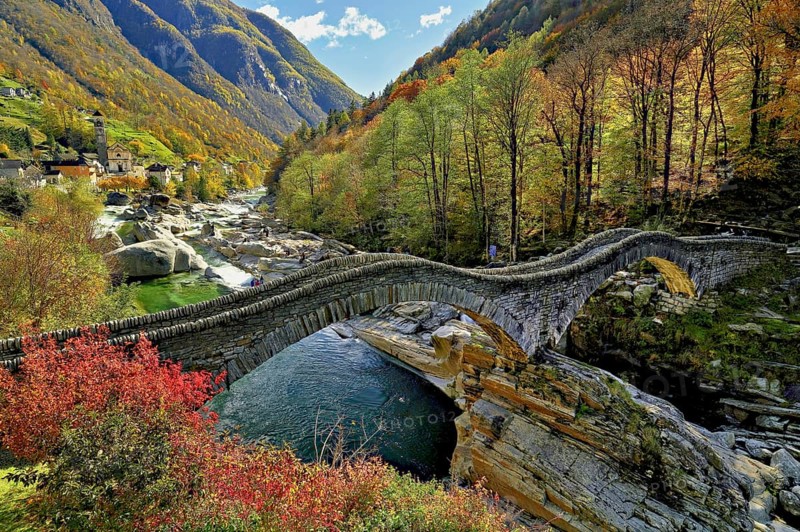 Old Roman bridge Ponte dei Salti over Verzasca, Lavertezzo, Verzasca Valley, Valle Verzasca, Canton Ticino, Switzerland, Europe
