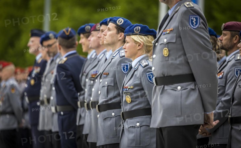 Soldiers from various armed forces during the final roll call at the Federal Ministry of Defence to pay tribute to the Bundeswehr's deployment in Mali