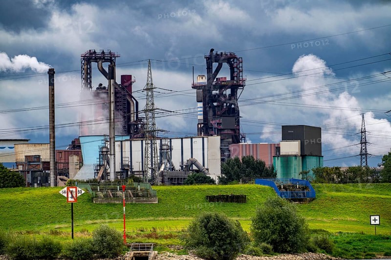 Thyssenkrupp Steel steelworks in Duisburg-Bruckhausen, blast furnaces 8 and 9, Rhine, Duisburg, North Rhine-Westphalia, Germany, Europe