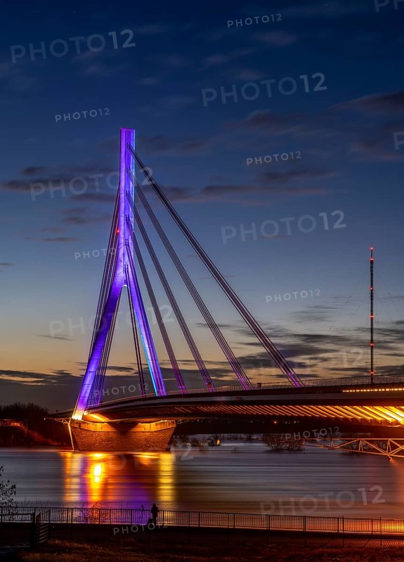 The Rhine bridge in Wesel, Lower Rhine bridge, road bridge of the federal road B58, evening lighting, flood, Wesel, North Rhine-Westphalia, Germany, Europe