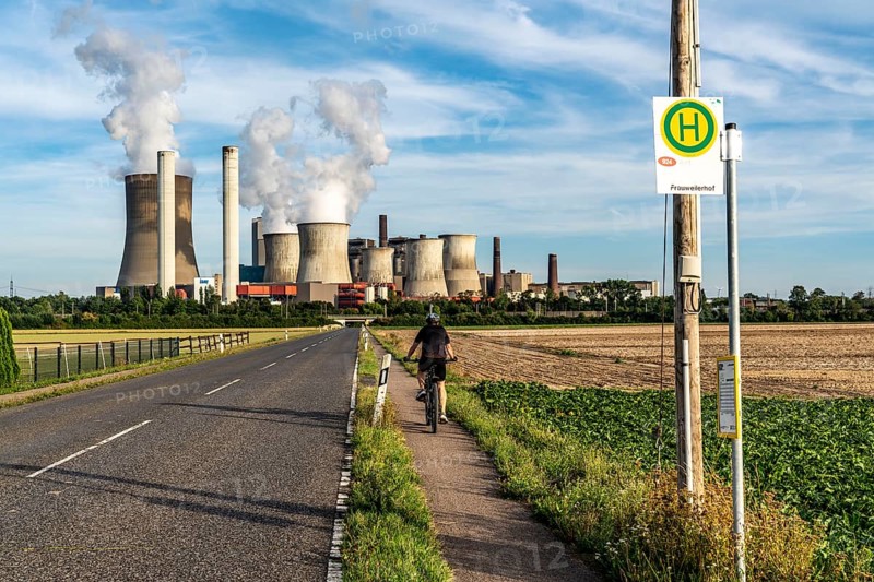 Public transport in the countryside, bus stop of line 924, REVG Rhein-Erft-Verkehrsgesellschaft mbH, near Frauweilerhof, at the Niederaußem power station, operates weekdays between 6 a.m. and 6 p.m., Bergheim, North Rhine-Westphalia, Germany, Europe