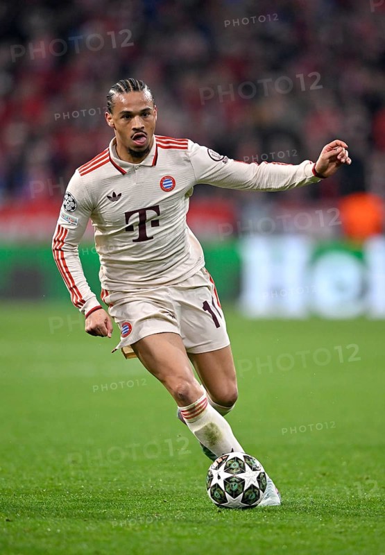 Leroy Sané FC Bayern Munich FCB (10) Action on the ball Champions League, Allianz Arena, Munich, Bayern, Germany, Europe