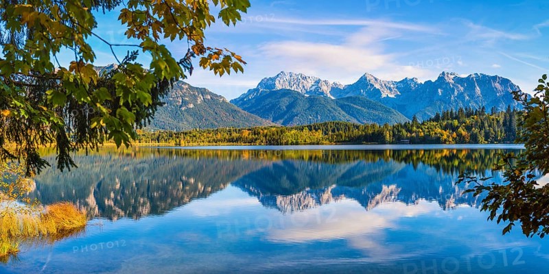Barmsee, behind it the Karwendel mountains, Werdenfelser Land, Upper Bavaria, Bavaria, Germany, Europe