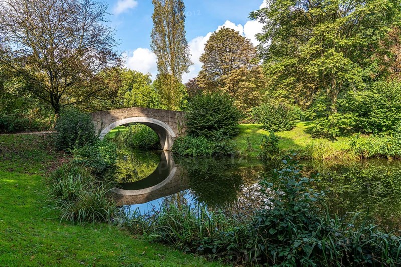 The historic Raffelbergpark in the Speldorf district, part of the former Raffelberg brine baths, Mülheim an der Ruhr, North Rhine-Westphalia, Germany, Europe