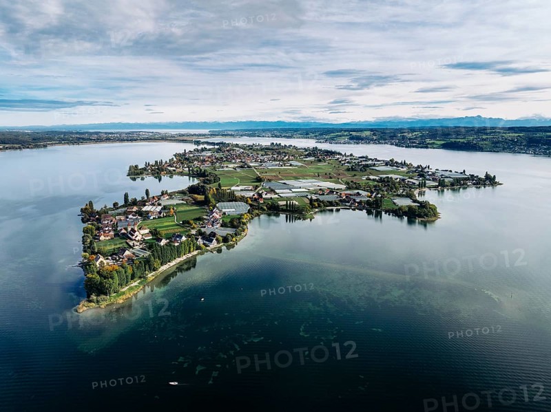 Aerial view of the north-western tip of the island of Reichenau in Lake Constance, with the district of Niederzell and the columned basilica of St Peter and Paul, Windegg Castle on the shore, district of Constance, Baden-Württemberg, Germany, Europe