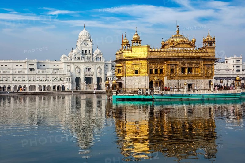 Sikh gurdwara Golden Temple (Harmandir Sahib) . Holy place of Sikihism. Amritsar, Punjab, India, Asia
