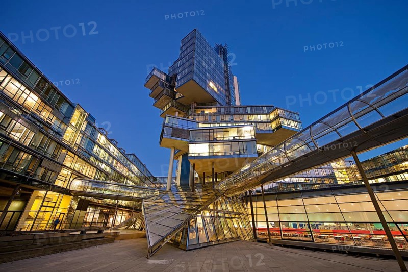 Administration building Nord LB, Norddeutsche Landesbank, architectural office Behnisch, Behnisch & Partner, Hanover, Lower Saxony, Germany, Europe