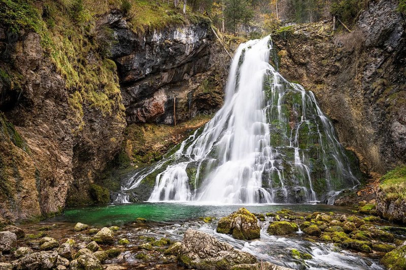 The Golling waterfall (Schwarzbachfall, Schwarzenbachfall) in autumn. Rocks with moss. Tennengau, Salzburger Land, Upper Austria, Austria, Europe