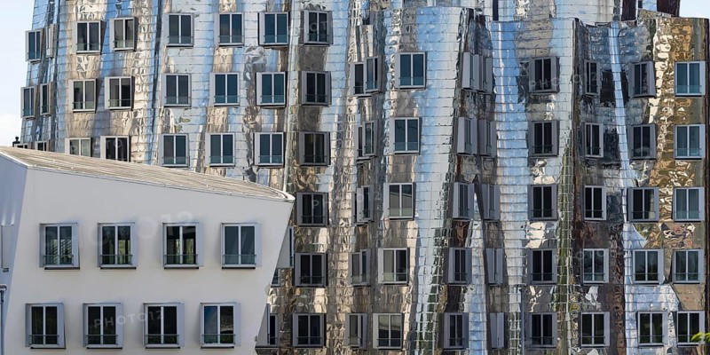 Gehry buildings, Media Harbour, Neuer Zollhof, Düsseldorf, North Rhine-Westphalia, Germany Europe