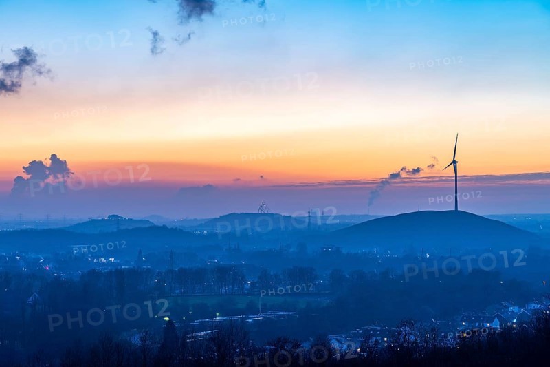 Slag heap landscape, Prosperstrasse slag heap with the Alpine Centre, Beckstrasse slag heap with the Tetraeder and Mottbruch slag heap with wind turbine, Bottrop, North Rhine-Westphalia, Germany, Europe