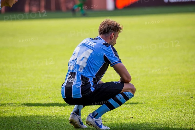 Football 3rd division, season 2024/25, matchday 4: Waldhof Mannheim against 1. FC Saarbrücken. Picture: Lukas Klünter (24, Mannheim) exhausted and sad after the 1-0 defeat