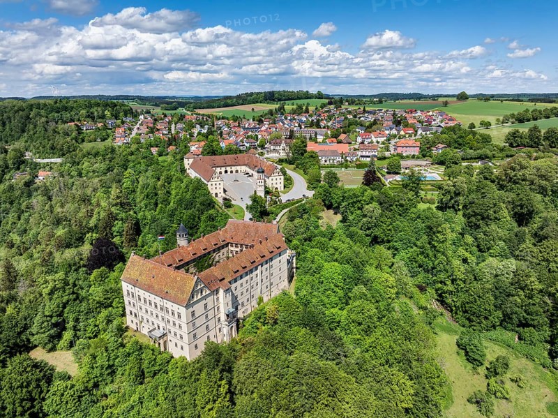 Aerial view of Heiligenberg Castle, a Renaissance-style castle complex, behind it the municipality of Heiligenberg, administrative district of Tübingen, Lake Constance, Linzgau, Baden-Württemberg, Germany, Europe