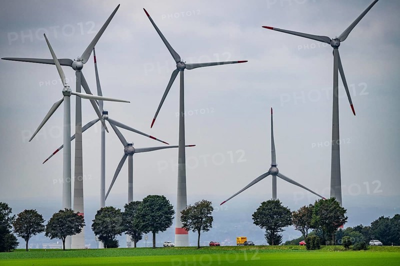 Wind farm east of Paderborn, on the B64 federal highway, North Rhine-Westphalia, Germany, Europe