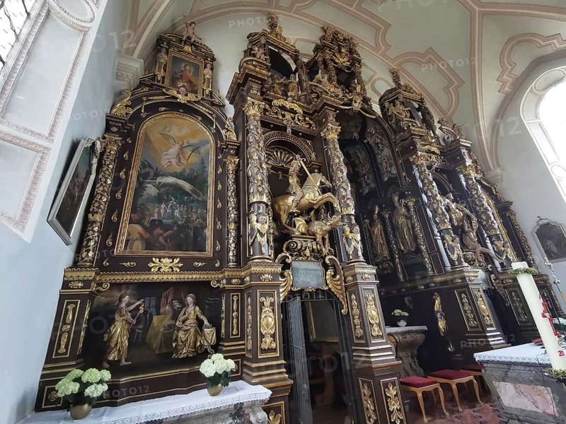 Altar wall, votive pictures, votive tablets on the walls of the Chapel of Grace inside the church, Pilgrimage Church of the Assumption of the Virgin Mary in Sammarei, Passau district, Lower Bavaria, Bavaria, Germany, Europe