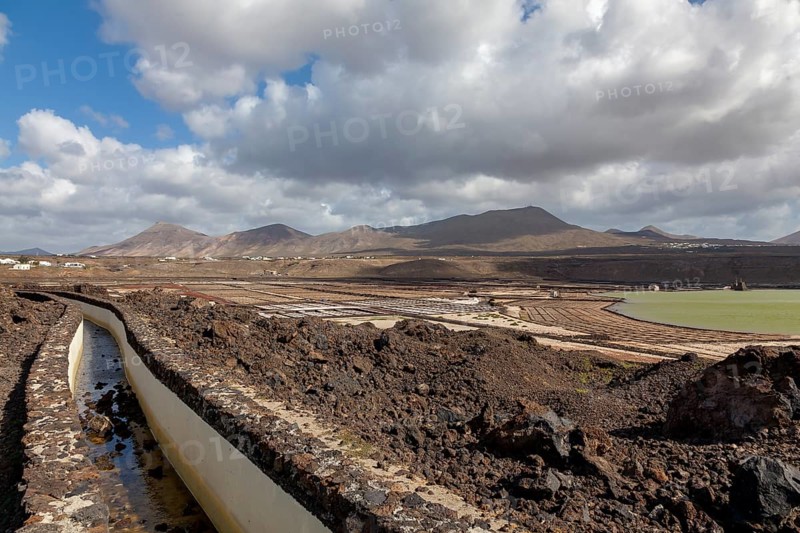 Sea salt extraction, Janubio salt works, Salinas de Janubio, Lanzarote, Canary Islands, Spain, Europe
