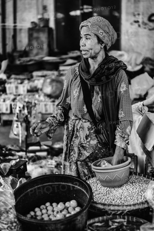 Traditional authentic food market, seller, woman, fruit, vegetable, fresh, food, nutrition, sale, trade, bazaar, authentic, disease vector, food law, food control, stall, asian, vegetable market, local, hygiene, virus, tradition, traditional, health, marketplace, market hall, tropical, travel, tourism, culture, poverty, presentation, cleanliness, person, muslim, islam, black and white, monochrome, Lombok, Indonesia, Asia