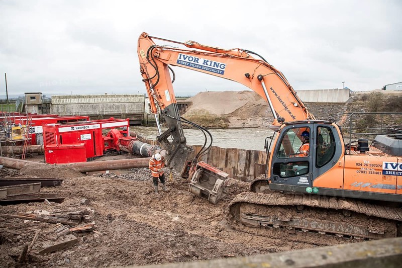 Engineering work on flood defences on the King's Sedgemoor Drain river at Dunball, near Bridgwater, Somerset, England, February 2013