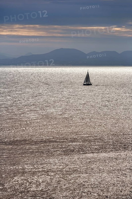 Sailboat, silhouette, Playas de Papagayo, evening sky, Monumento Natural de Los Ajaches nature park Park, Lanzarote, Canary Islands, Spain, Europe