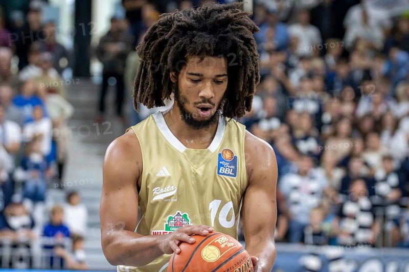 Easy Credit BBL, Basketball Bundesliga, Season 2024/25, Matchday 2: MLP Academics Heidelberg against RASTA Vechta. On the ball: Tyger Campbell (10, Vechta)