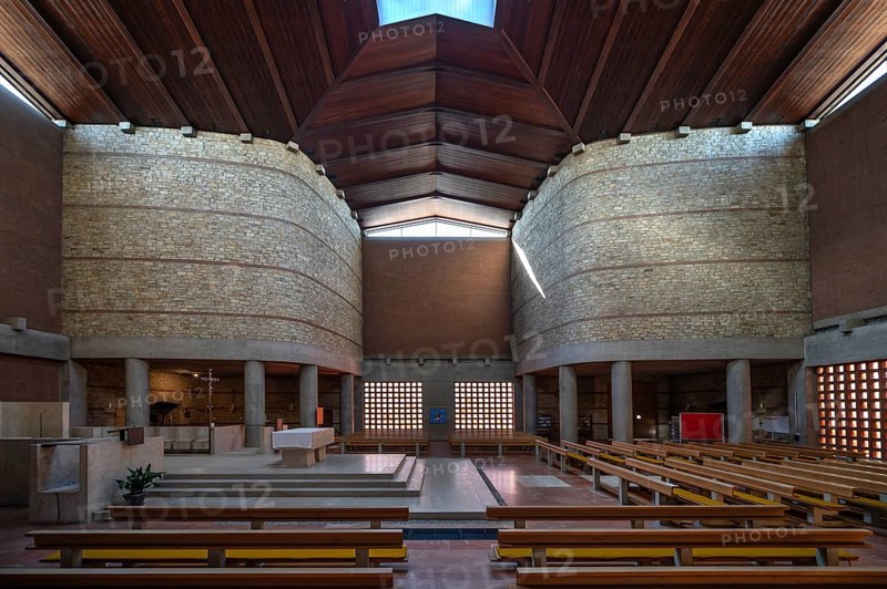 Interior of the Heilig Kreuz Church, opened in 1964, Jahnstr. 41, Weißenburg, Middle Franconia, Bavaria, Germany, Europe