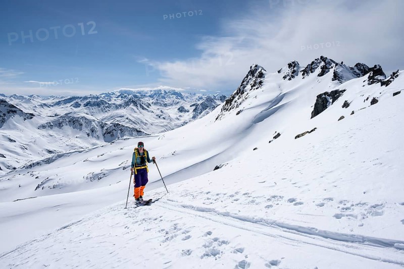 Ski tourers on the Graubünden Haute Route, ascent to the Scalettahorn, snow-covered mountains, winter in the Albula Alps, Graubünden, Switzerland, Europe