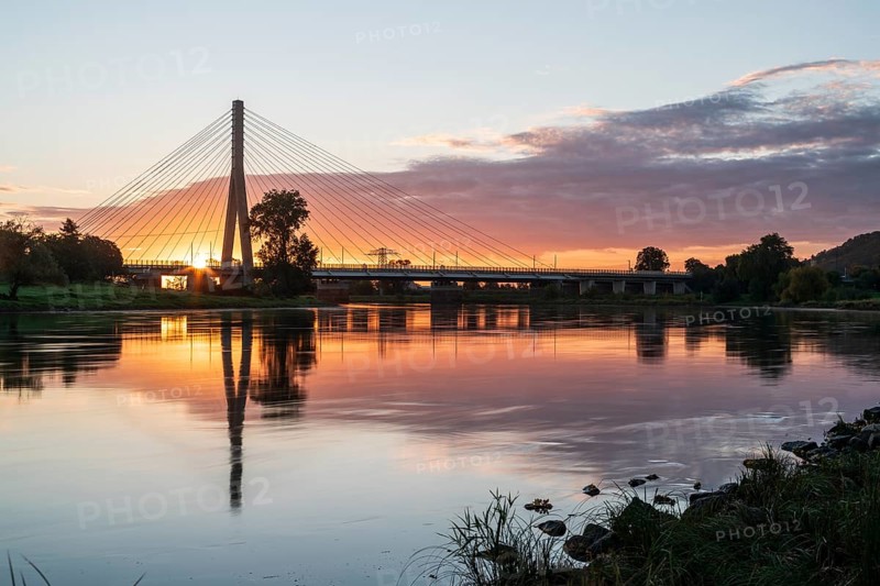 Sunrise on the Elbe with Elbe bridge Niederwartha, Dresden, Saxony, Germany, Europe
