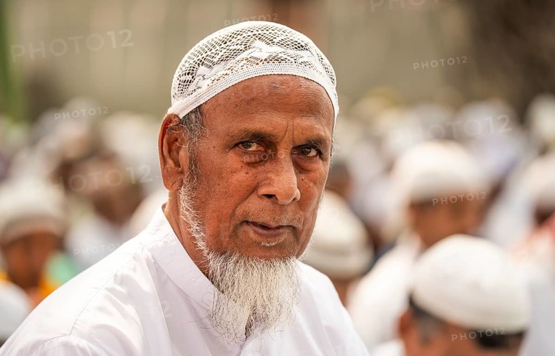 KAYAKUCHI, INDIA - MARCH 31: Muslims perform Eid al-Fitr prayer at Eidgah in Kayakuchi, India on March 31, 2025. Muslims around the world are celebrating the Eid al-Fitr holiday, which marks the end of the fasting month of Ramadan