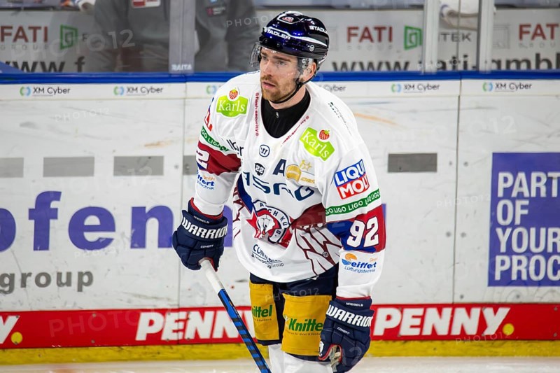 DEL, German Ice Hockey League season 2024/25, 52nd matchday: Adler Mannheim vs Eisbären Berlin***Picture: Marcel Noebels (92, Berlin)