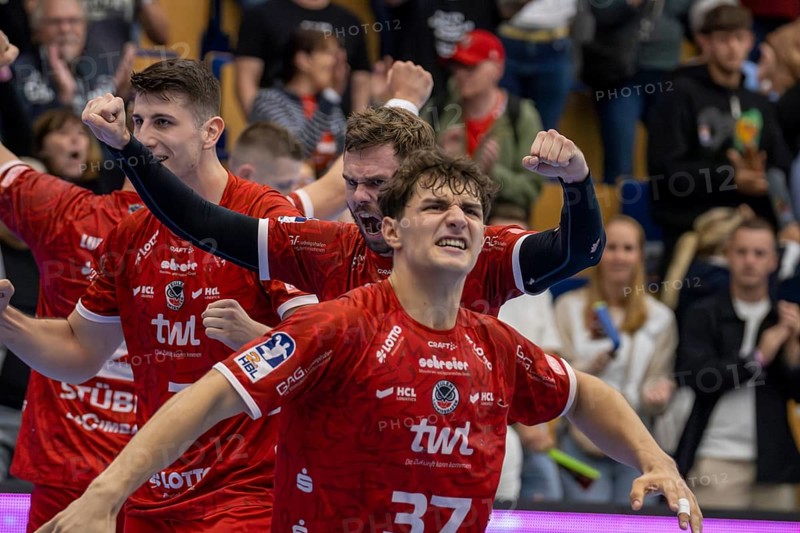 11.09.2024, 2nd HBL (German Handball League), Matchday 7 (early game) : Owls Ludwigshafen against HC Elbflorenz 2006. Picture: Unbridled joy for the Owls after the narrow victory. In the foreground Finn-Lukas Leun (37, Ludwigshafen)