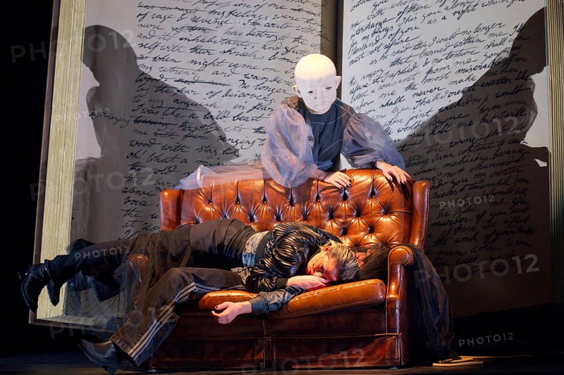 Silbel Limbird, Nairi Hadodo, Doga Gürer, Aithonas Avgoustakis, Kate Strong (Mary Shelley), Marc Brenner, FRANKENSTEIN (after Mary Shelley), photo rehearsal on 20.03.2025 at the Maxim Gorki Theatre, Berlin, premiere on 22.03.2025