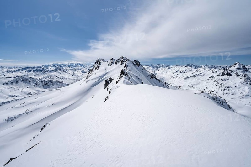 View of mountain panorama with mountain peaks of the Bernina group, mountain landscape in winter on the Scalettahorn, Grisons Haute Route, Albula Alps, Rhaetian Alps, Grisons, Switzerland, Europe