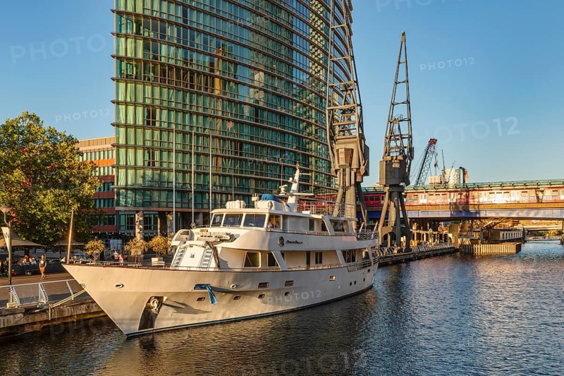 West Quay at Crossrail Station, Canary Wharf, London, England, United Kingdom, London, South of England, United Kingdom, Europe