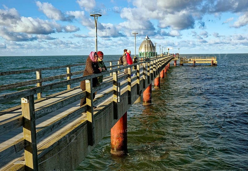 Diving gondola at the Zingst pier, cloudy mood, Zingst, Fischland-Darß-Zingst peninsula, Mecklenburg-Western Pomerania, Germany, Europe