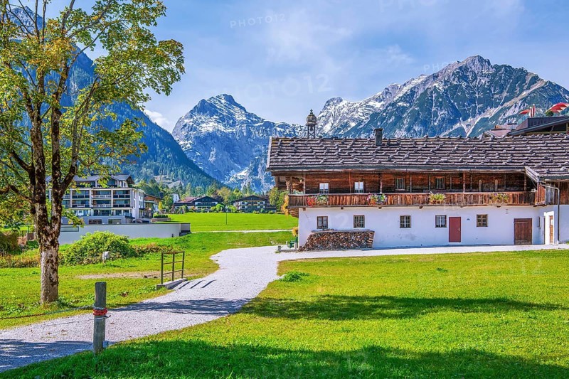 Historic farmhouse Fischergut with Karwendekgebirge, Pertisau, Achensee, Tyrol, Austria, Europe