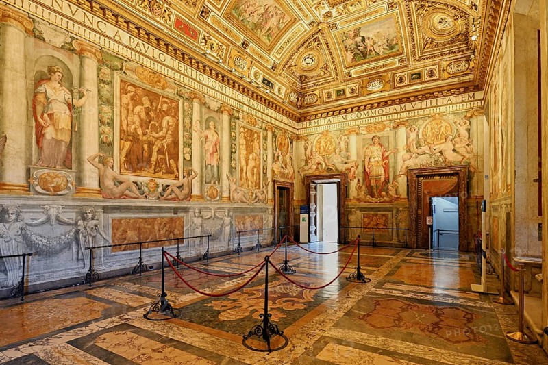 Ceiling painting and golden wall decorations in the Sala Paolina, Pope's chamber, Castel Sant Angelo, Castel Sant'Angelo, Museum, Rome, Lazio, Italy, Europe