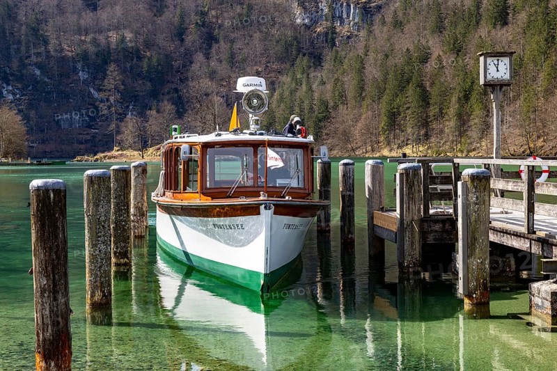 Excursion boat at Königssee, Schönau am Königssee, Berchtesgadener Land, Upper Bavaria, Bavaria, Germany, Europe