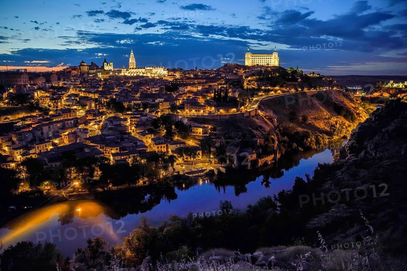 City view of Toledo with the river Tajo, blue hour, province Toledo, region Castilla-La Mancha, Spain, Europe