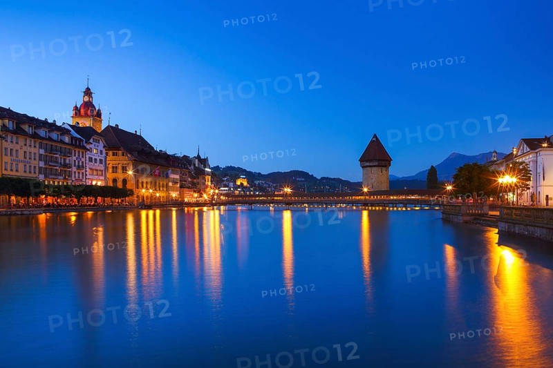 Chapel Bridge, Reuß, Old Town Lucerne, Switzerland, Europe