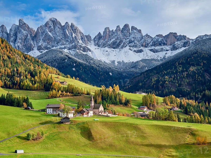 Church of St. Magdalena, Santa Maddalena, autumn, Geisler Group with snow, Villnöß, Villnößtal, South Tyrol, Italy, Europe