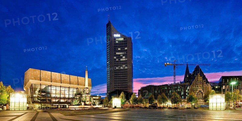 Augustusplatz is located at the end of Grimmaische Straße in Leipzig. It is approx. 40, 000 m² in size and is surrounded by the opera house, Gewandhaus, university, city tower block and main post office. The university's city centre campus is currently being redesigned