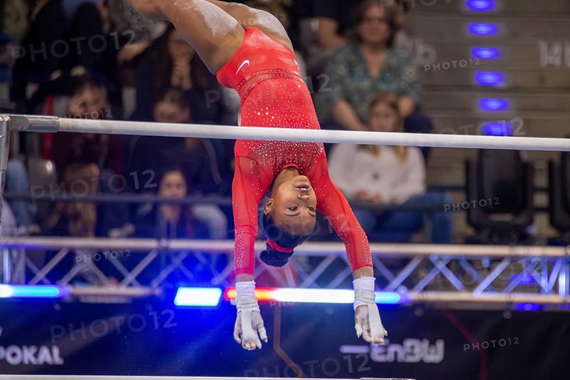 EnBW DTB-Pokal Stuttgart 2025, Mixed Cup***Simone Rose USA on uneven bars