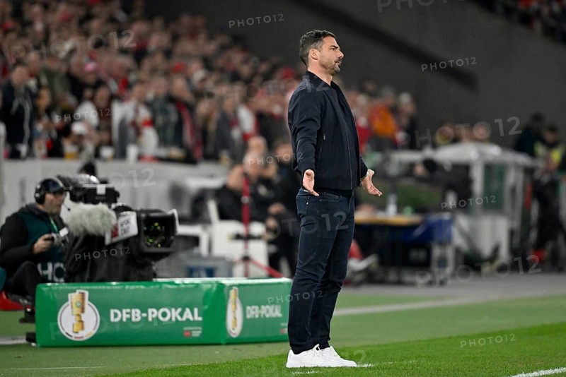 Coach Coach Zsolt Löw RasenBallsport RB Leipzig RBL Gesture Gesture TV camera Semi-final, DFB Cup, MHPArena, MHP Arena Stuttgart, Baden-Württemberg, Germany, Europe