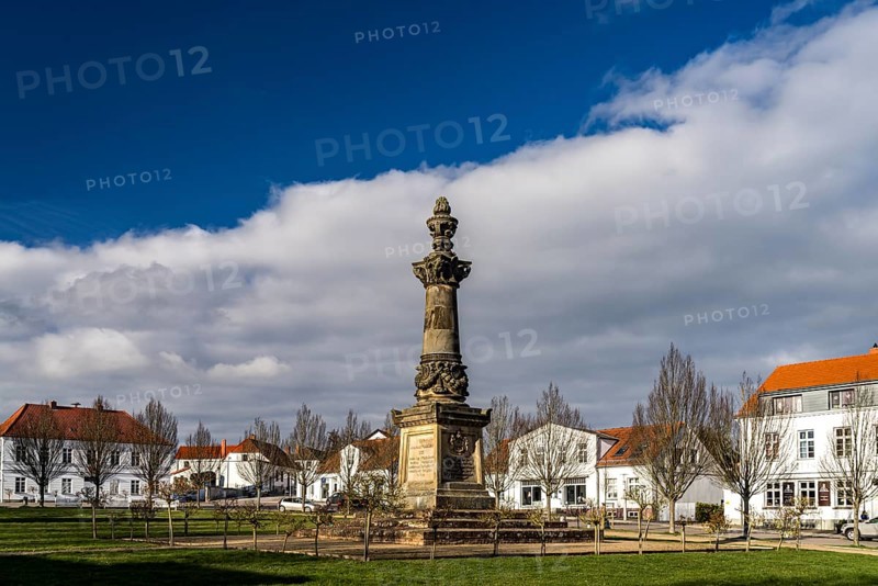 Market with the memorial in honour of the fallen in Putbus, Ruegen Island, Mecklenburg-Western Pomerania, Germany, Europe