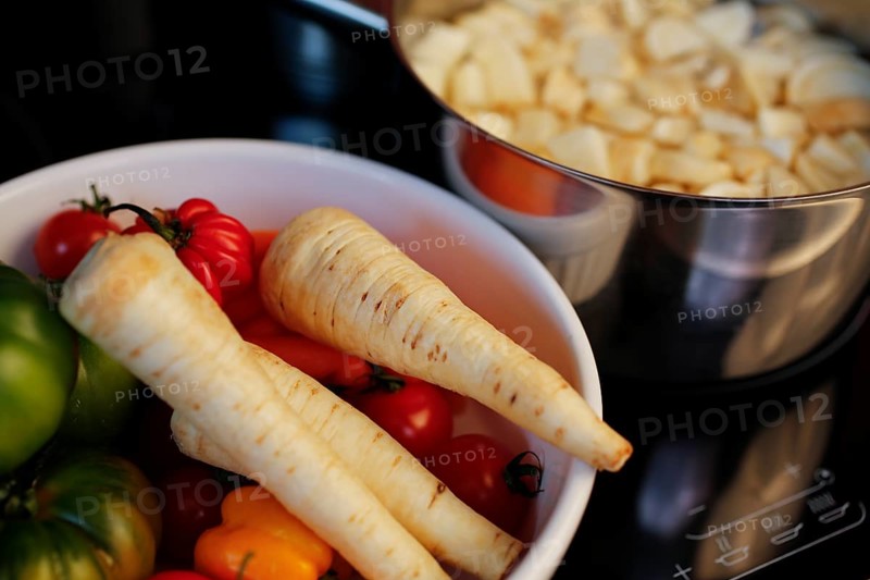 Swabian cuisine, raw parsley root for the preparation of parsley root and mashed potatoes with sour kidneys, grandmother's cooking, regional, ingredients, healthy, vegetables, home cooking, typical Swabian, traditional cuisine reinterpreted, food photography, studio, Germany, Europe