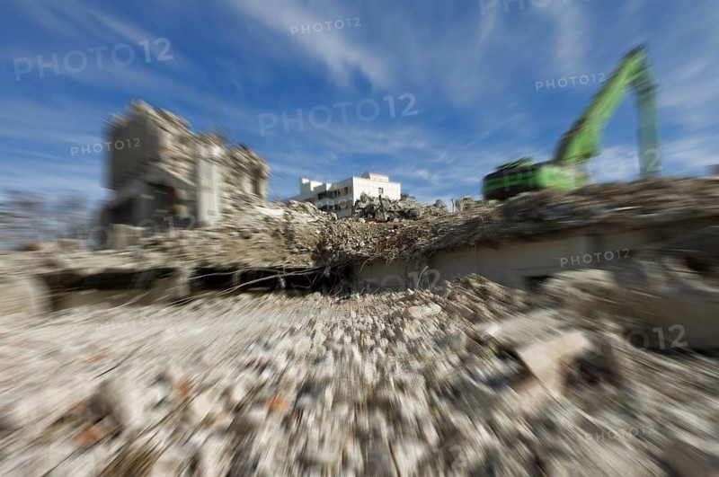 Demolition ruin of the post office Angererstraße 9, theme economic crisis, zoom effect, Munich, Bavaria, Germany, Europe