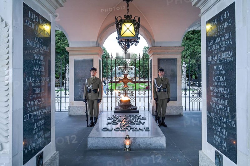 Tomb of the Unknown Soldier, Plac Marszalka Jozefa Pilsudskiego, Warsaw, Mazovian Voivodeship, Poland, Europe