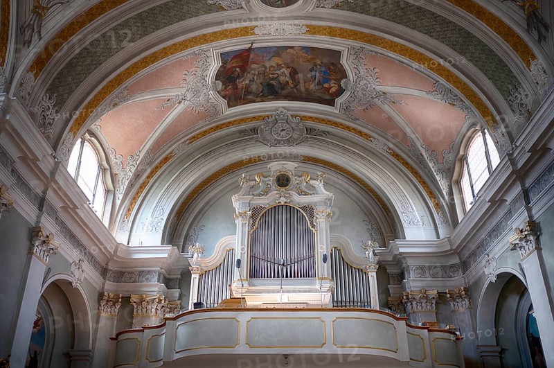 Organ, organ loft, church Basilica Parrocchiale SS. Filippo e Giacomo, Cortina d'Ampezzo, Province of Belluno, Veneto, South Tyrol, Italy, Europe