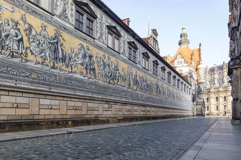 Procession of princes in Augustusstraße with Georgentor, Dresden, Saxony, Germany, Europe